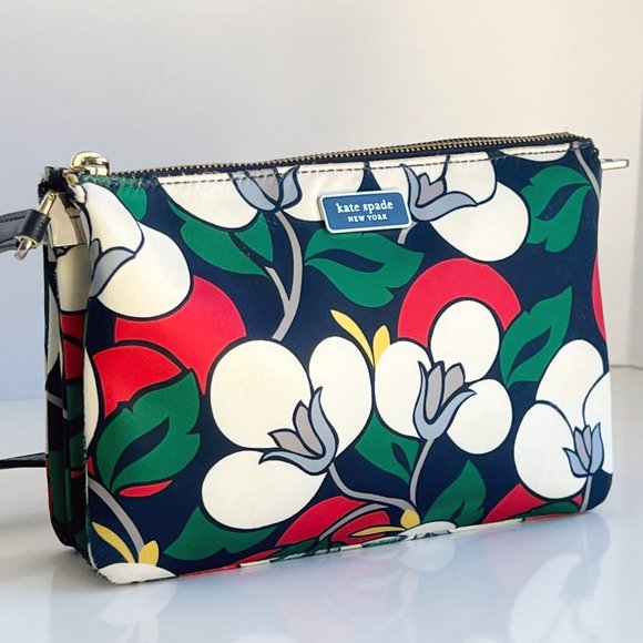kate spade Handbags - Kate Spade | Dawn Breezy Floral Pop Art Triple Gusset Nylon Crossbody Purse